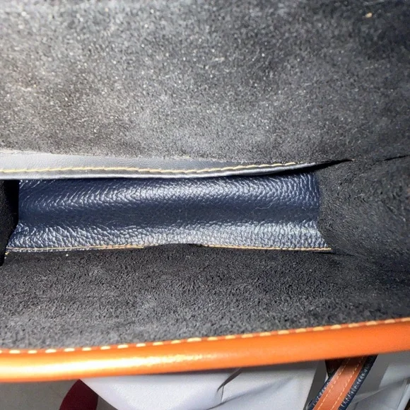 Dooney & Bourke Essex Crossbody bag Vintage pebble grain leather - Picture 2 of 5